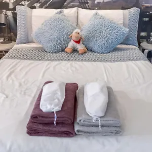 Pyjamagetaways Apartment